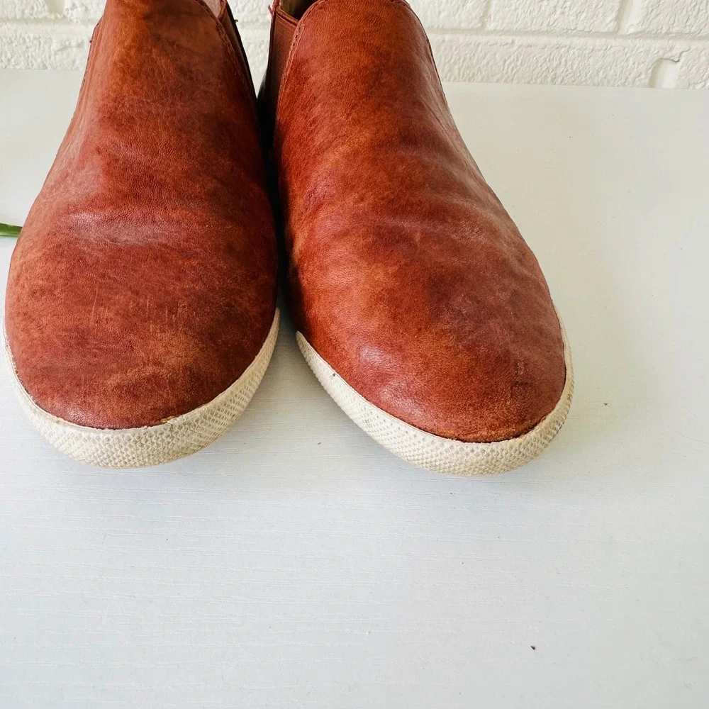 Frye Melanie Slip On Sneakers Cognac Brown Distressed Leather Loafers Shoes